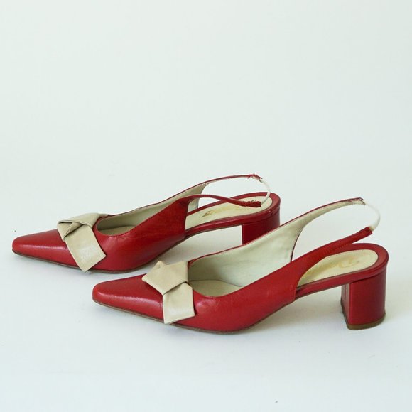 Red Pointed Mid Heel Sling-backs with a cream bow - Size 7.5 - Picture 3 of 5